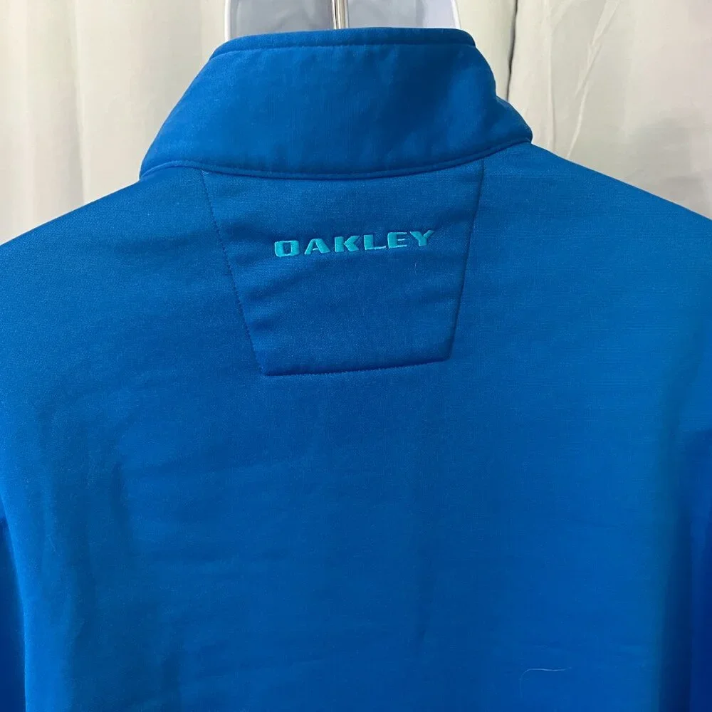 Oakley Golf Men's blue on blue 1/4 zip pullover Jacket Large L EUC